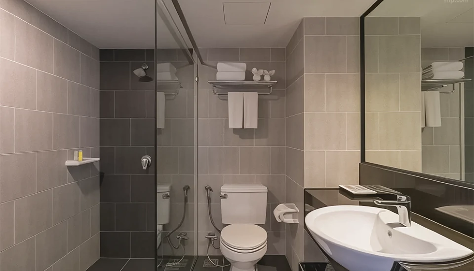 هتل نیو اسکوئر پتونگ پوکت